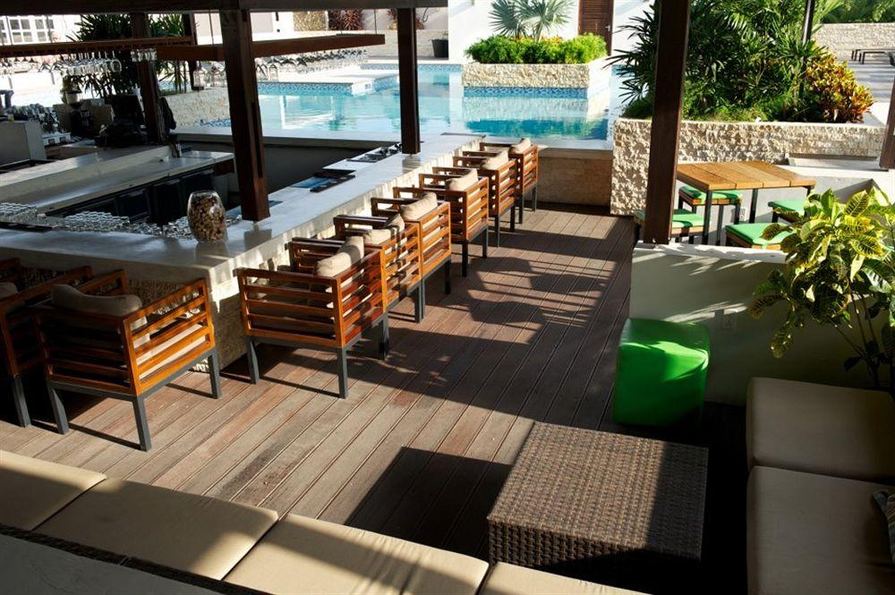 Trupial Hotel & Casino วิลเลมสตัด ภายนอก รูปภาพ