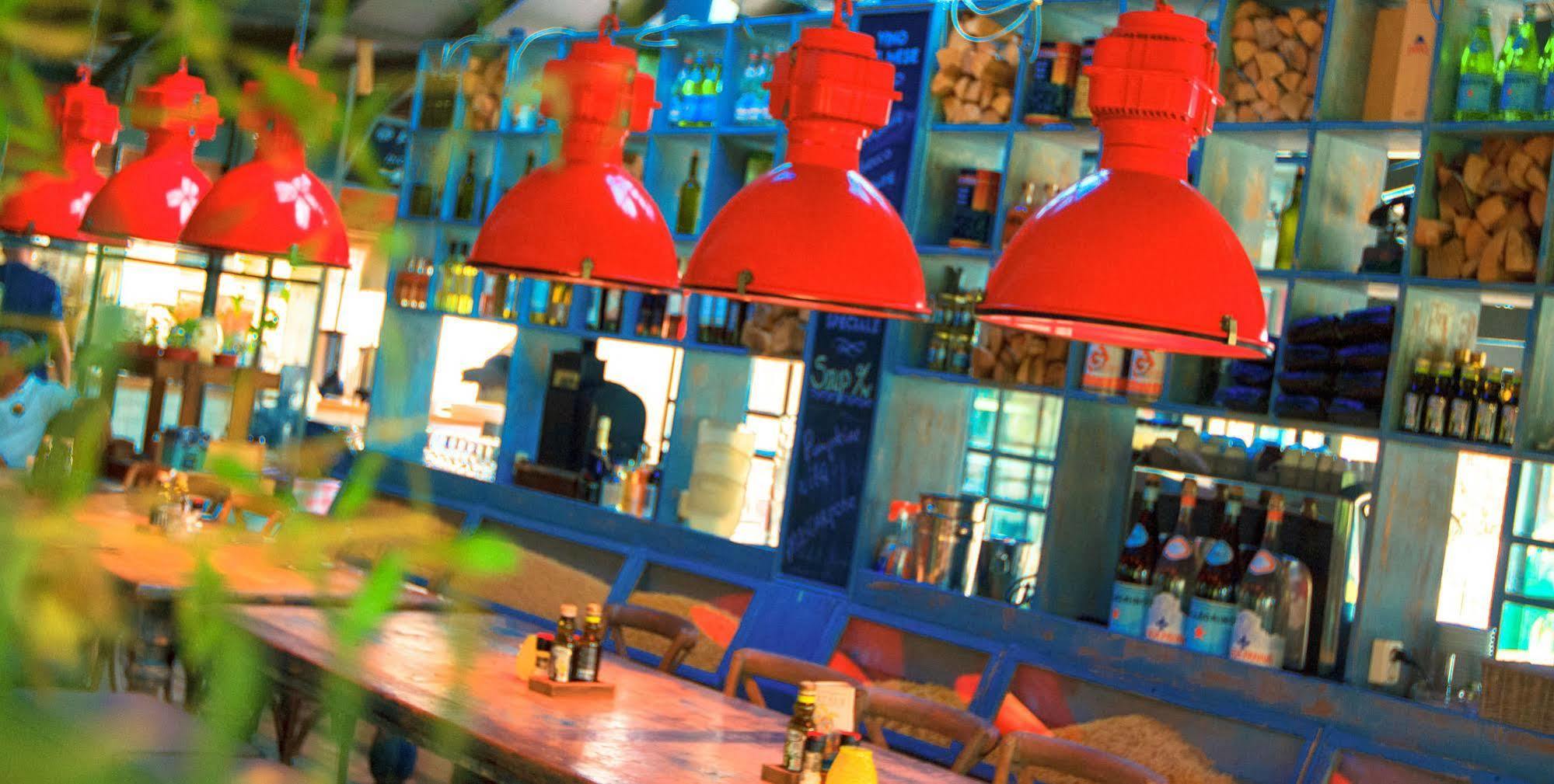 Trupial Hotel & Casino วิลเลมสตัด ภายนอก รูปภาพ