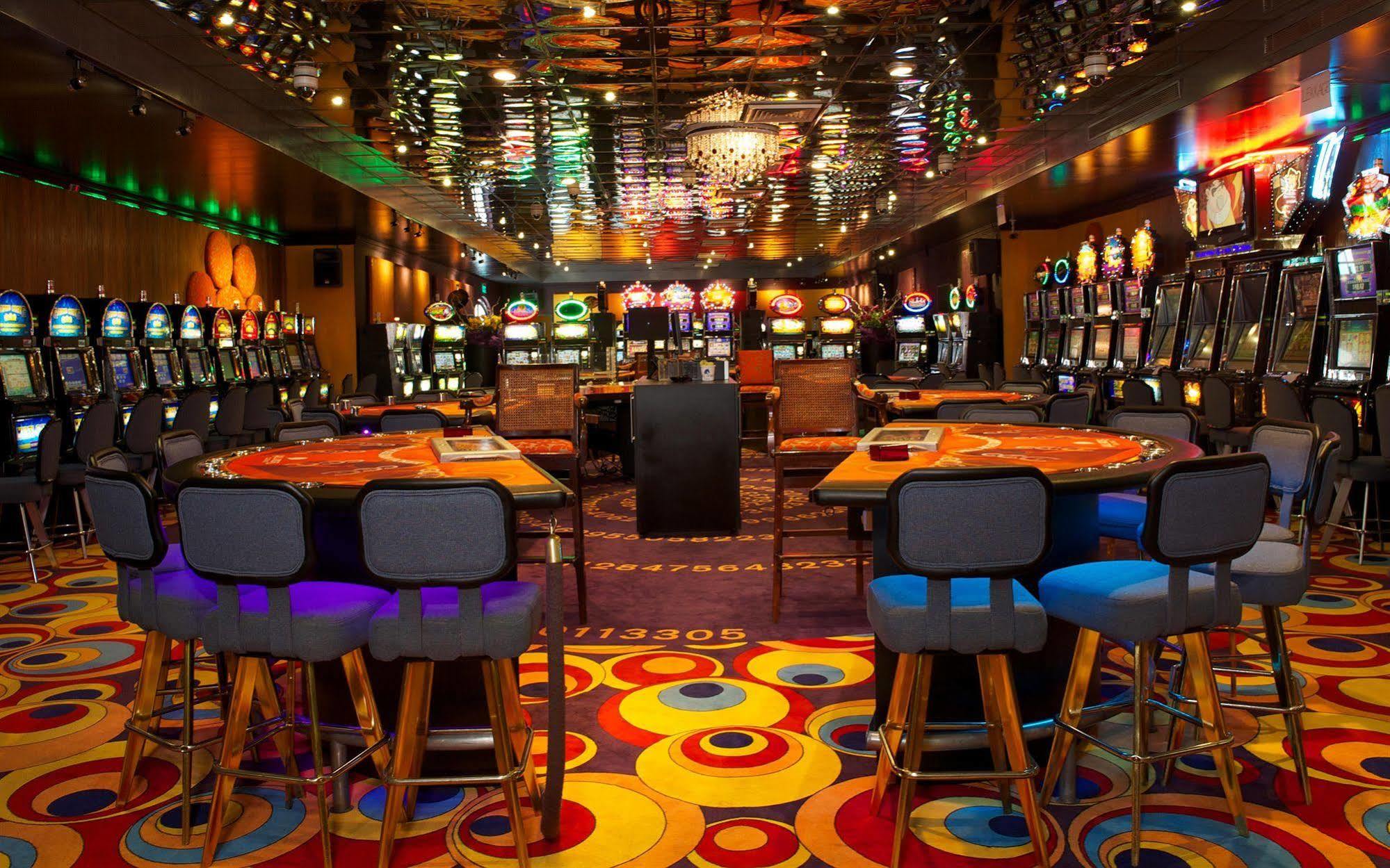 Trupial Hotel & Casino วิลเลมสตัด ภายนอก รูปภาพ